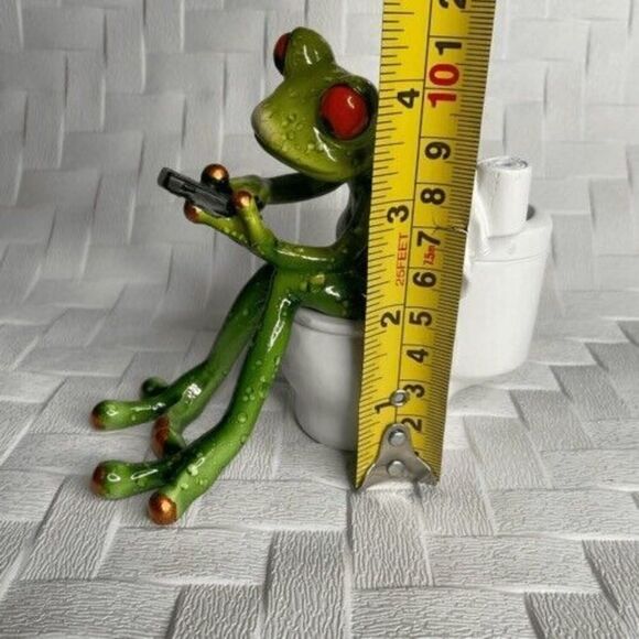 Miomi Green Frog On The Toilet Ceramic Figurine 5" x 4" - Picture 4 of 9